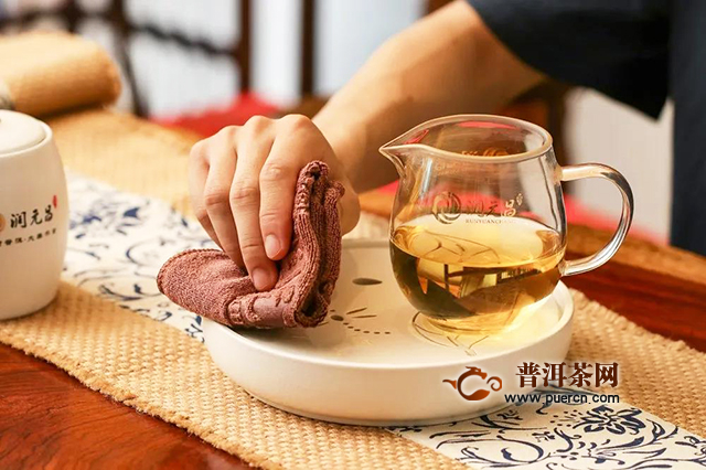 只要茶巾干净便足够了