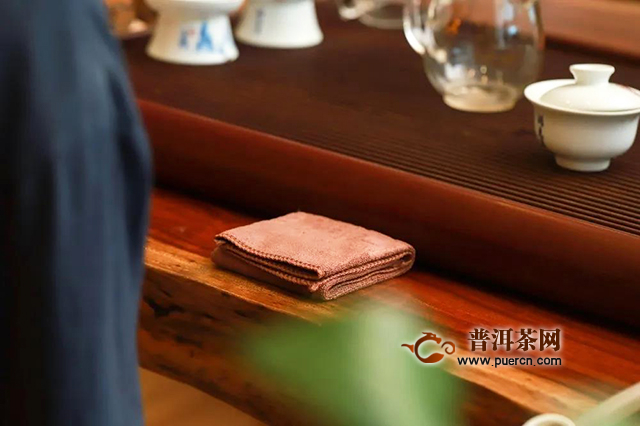 只要茶巾干净便足够了